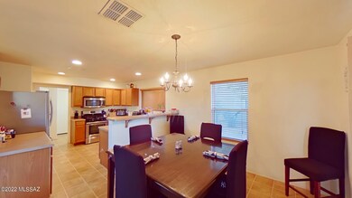 Dining/kitchen