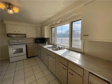 436 W Shore Rd, Warwick, RI 02889 - photo 2