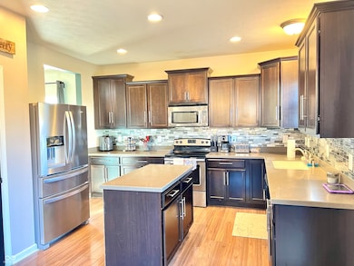 5778 W Commonview Dr, Mc Cordsville, IN 46055 - photo 2