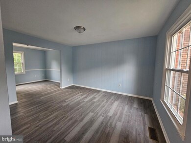 9404 Abingdon Ct, Manassas, VA 20109 - photo 4