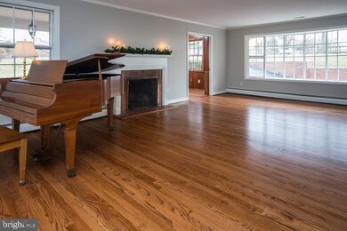 8924 Satyr Hill Rd, Parkville, MD 21234 - photo 4