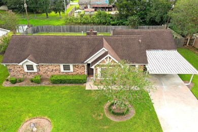1909 Adams St, Alvin, TX 77511 - photo 2