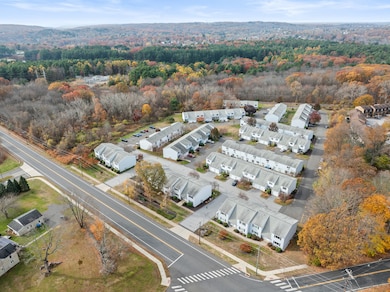 565 Clark Ave unit 17, Bristol, CT 06010 - photo 2