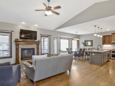 4752 N Emerald Ct, Maize, KS 67101 - photo 2