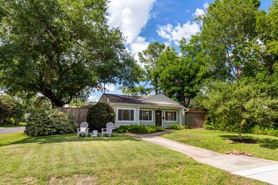 982 W 42nd St, Houston, TX 77018 - photo 2