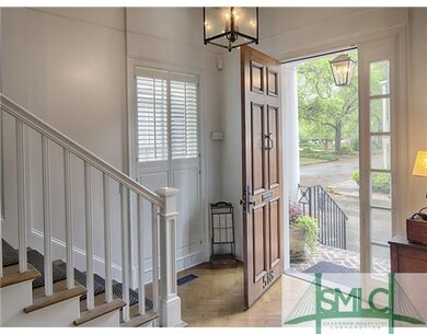 Foyer.
