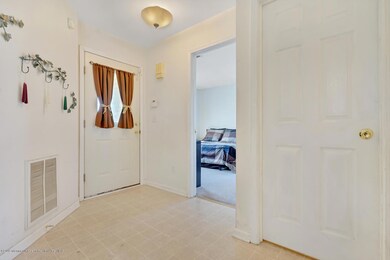 90 Dolphin Cir E Bayville NJ-large-006-7