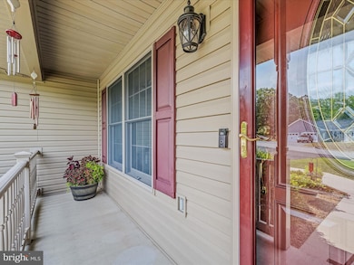 81 Fairview Oaks Ln, Berkeley Springs, WV 25411 - photo 4