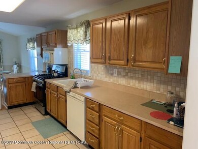 116 Cedar Ave, North Middletown, NJ 07748 - photo 5