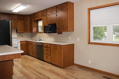 1520 N Elm St, Fairmont, MN 56031 - photo 5