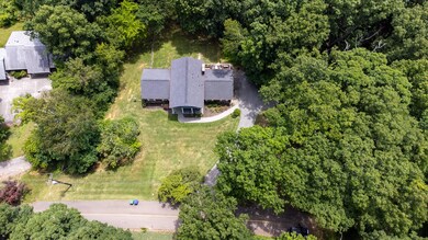 1605 Dougherty Dr, Morristown, TN 37814 - photo 2