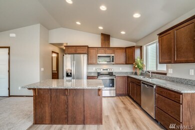 464 S Kansas Loop, East Wenatchee, WA 98802 - photo 3