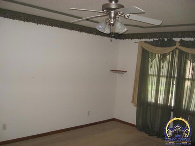 3937 SW 40th St, Topeka, KS 66610 - photo 7