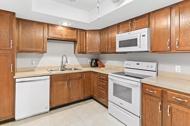 4710 58th Ave N unit 221, Minneapolis, MN 55429 - photo 3