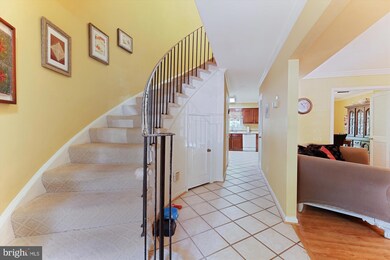 5906 Kingsford Rd unit 350, Springfield, VA 22152 - photo 2