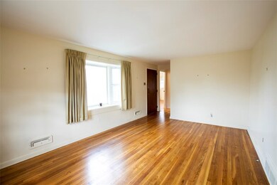 60 Benedict St, Riverside, RI 02915 - photo 6