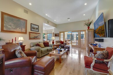 5 Living Room