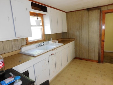 5 Eastern Ave, East Millinocket, ME 04430 - photo 4