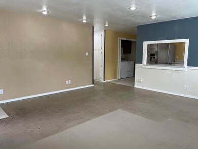 1315 SW Isham St, Grants Pass, OR 97526 - photo 2