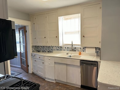 1828 N Lafayette Ave, Royal Oak, MI 48073 - photo 6