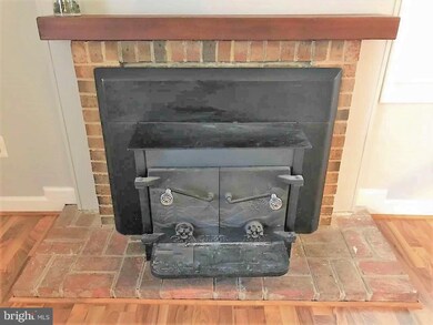 419 Avondale Dr, Sterling, VA 20164 - photo 3