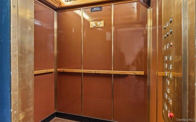 Cathedral Gardens unit 6c, Hempstead, NY 11550 - photo 4