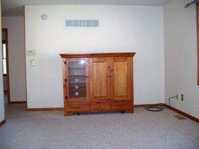 2641 W 56th St, Davenport, IA 52806 - photo 3