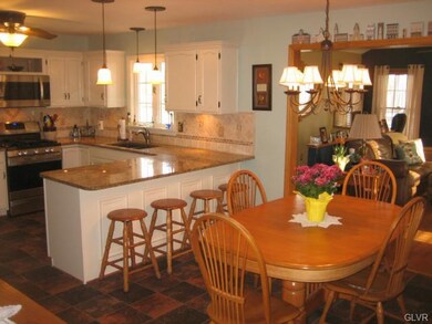 796 Hunter Rd, Easton, PA 18040 - photo 5