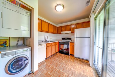 86 Gant Cir unit G, Streamwood, IL 60107 - photo 6