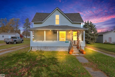 726 Turrill Ave, Lapeer, MI 48446 - photo 2