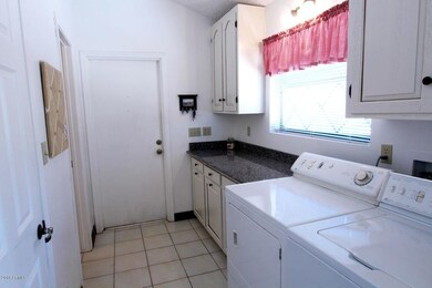 12b-Laundry Room