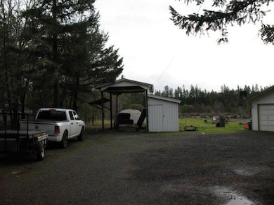 427 Williamson Loop, Grants Pass, OR 97526 - photo 2