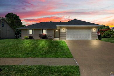 3805 SW Mission Cir, Topeka, KS 66610 - photo 3