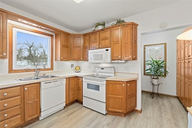 2448 2nd St SW, Cedar Rapids, IA 52404 - photo 7