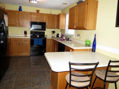 3737 Bonaventure Dr, Columbus, IN 47203 - photo 6