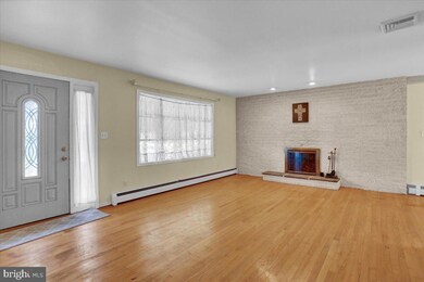 3211 Mannerchor Rd, Temple, PA 19560 - photo 4