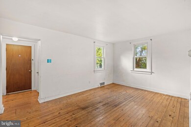 724 E Broad St, Quakertown, PA 18951 - photo 4