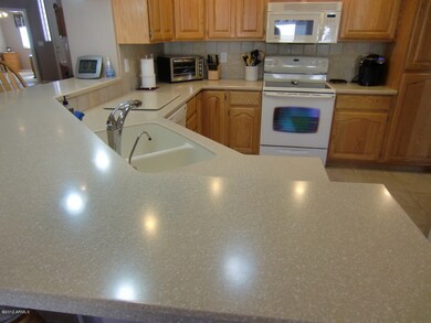 CORIAN COUNTERS w. UNDERMOUNT sink