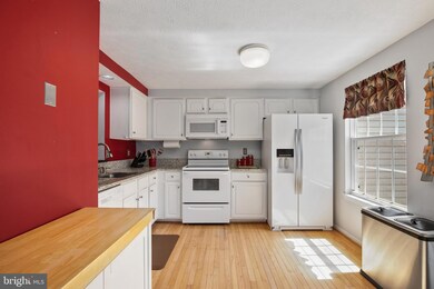 13953 Winding Ridge Ln, Centreville, VA 20121 - photo 5