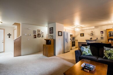 581 Mountain View Dr, Central Point, OR 97502 - photo 5