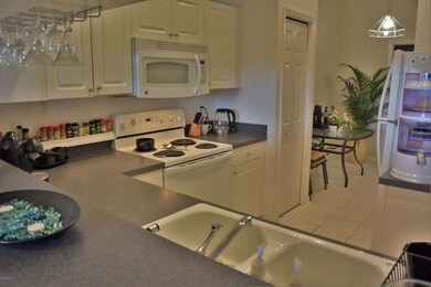 Light and Bright Kitchen