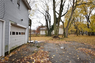 922 W 37th St, Ashtabula, OH 44004 - photo 3