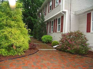 10 Lantern Ln, Cumberland, RI 02864 - photo 3