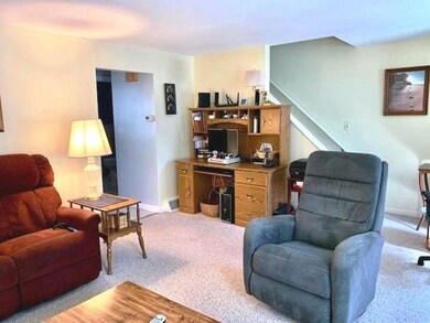 71 Yorktown Ct unit 71, Chicopee, MA 01020 - photo 7