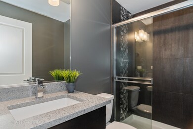 456 N Emery Ln, Elmhurst, IL 60126 - photo 4