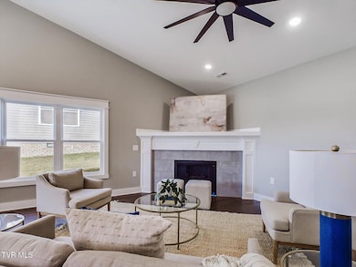 02-Staging Photos-3