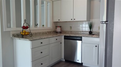 30 Mercury Dr unit 30, Londonderry, NH 03053 - photo 3