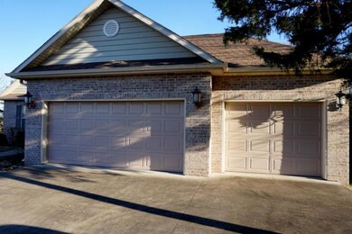3 CAR GARAGE