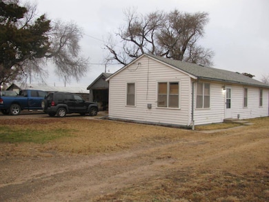 3041 W Kathryn Dr, Garden City, KS 67846 - photo 2