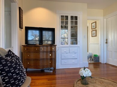 615 Hammond St unit 3, Chestnut Hill, MA 02467 - photo 2